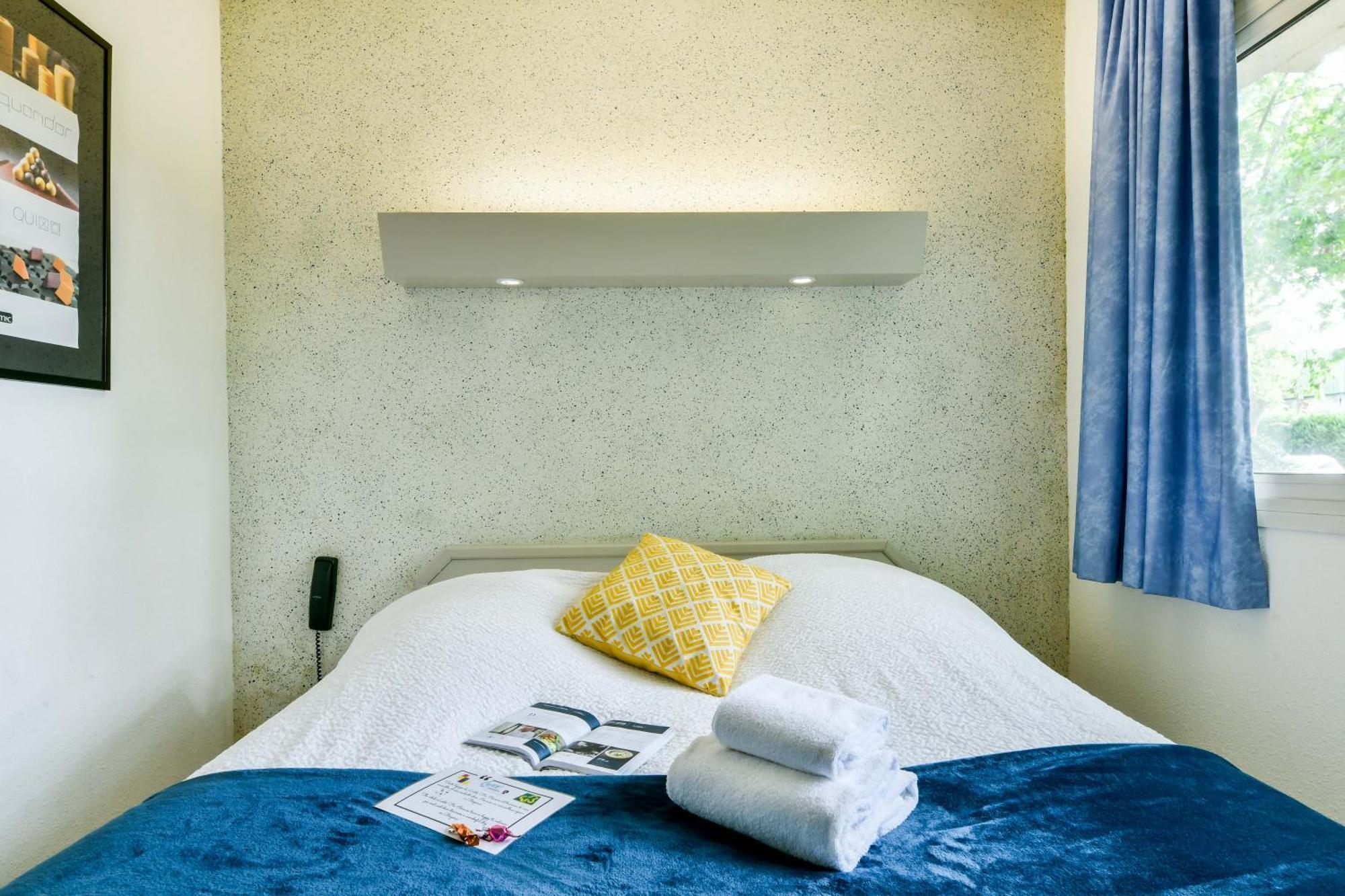 Logis Hotel & Restaurant Ludik Бержерак Екстериор снимка