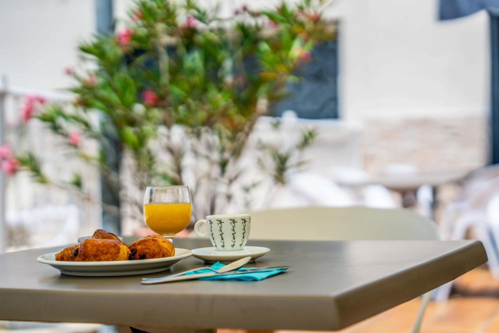 Logis Hotel & Restaurant Ludik Бержерак Екстериор снимка
