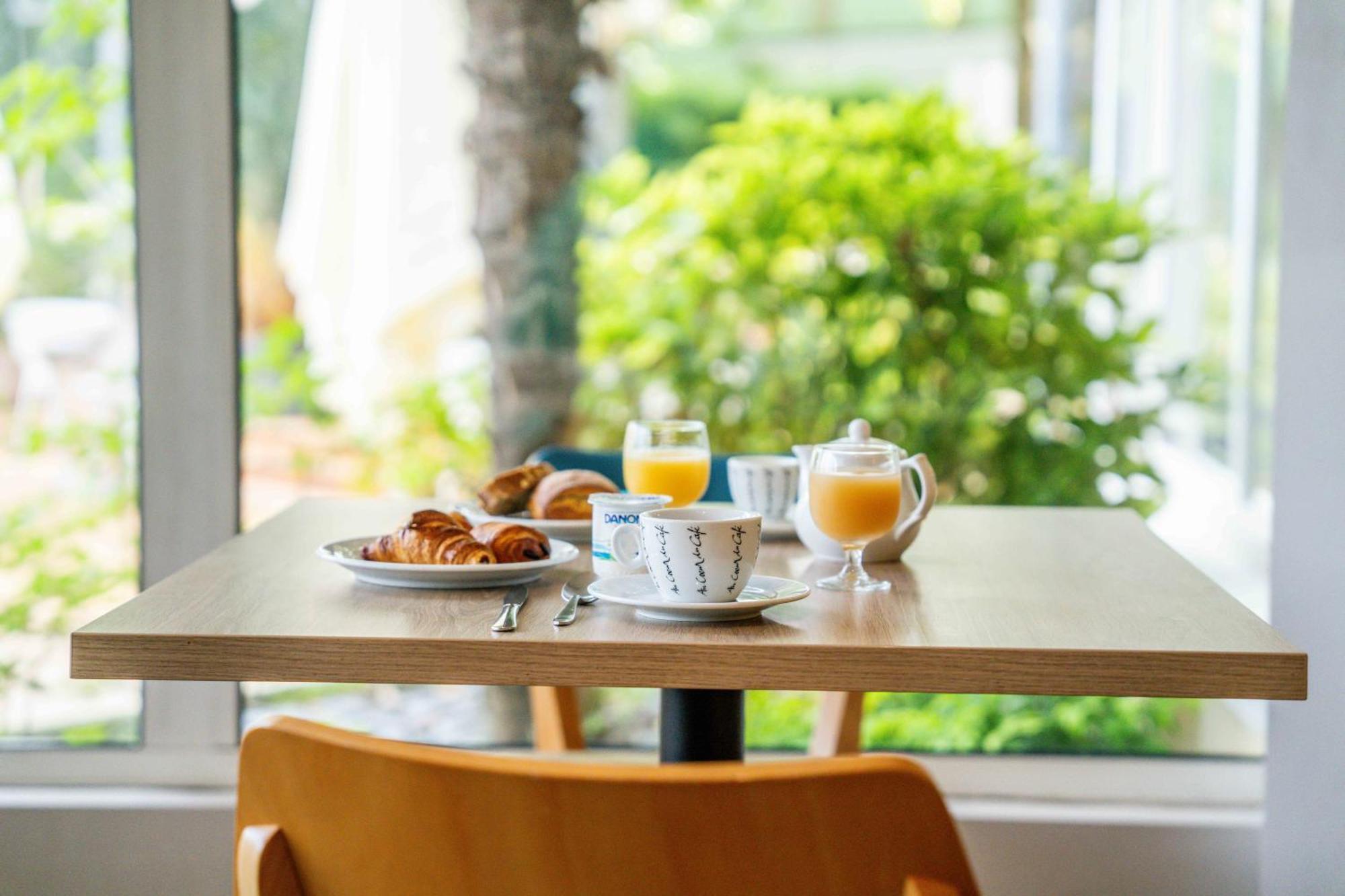 Logis Hotel & Restaurant Ludik Бержерак Екстериор снимка